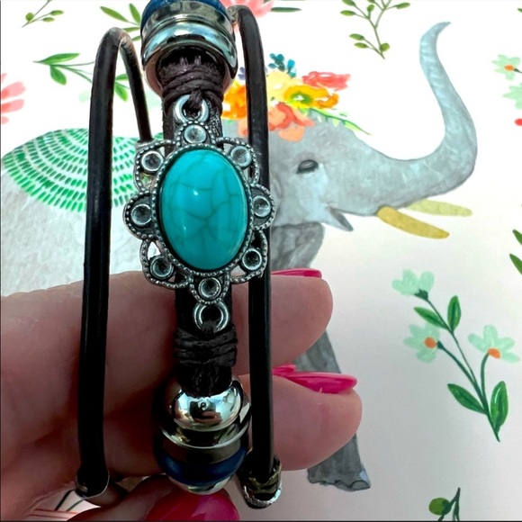 Vintage style bohemian turquoise leather bracelet - Picture 6 of 7